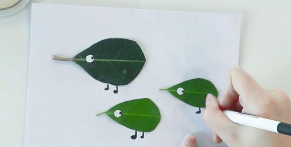 小刺猬树叶贴画作品怎么做