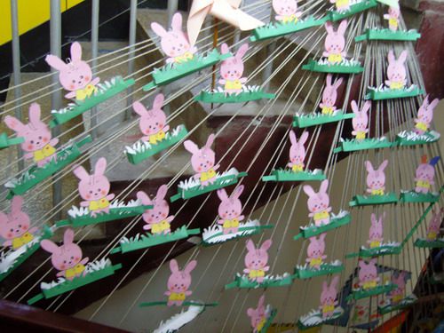 幼儿园环境布置楼梯和走廊：小兔子拉力赛