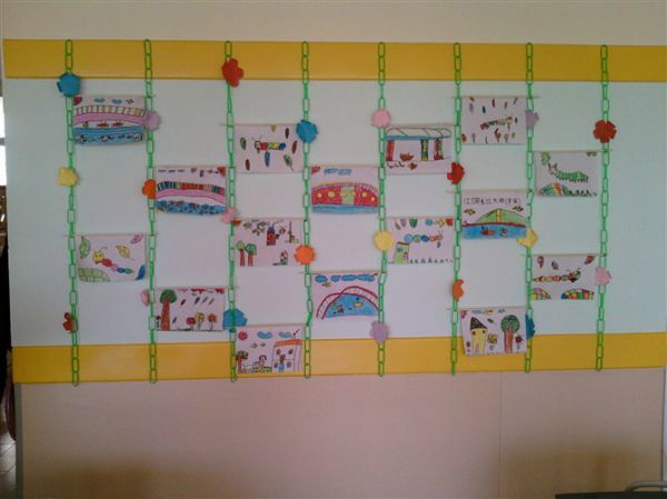 幼儿园环境布置：走廊——幼儿艺术作品展