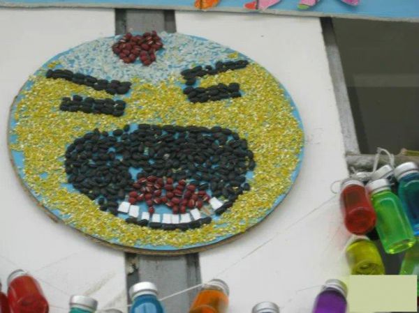 幼儿园环境布置：墙面布置——豆类粘贴画