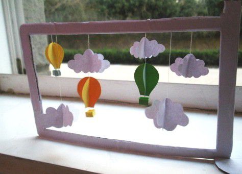 幼儿园门窗装饰：飘舞的云朵和热气球