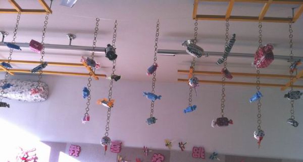 幼儿园环境布置：吊饰布置——糖果吊饰