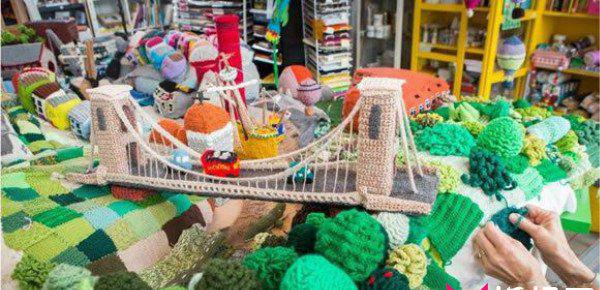 英国手工达人用针织DIY栩栩如生城市场景