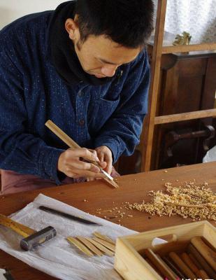 Tomokazu furui手作木器，自然舒适是真理