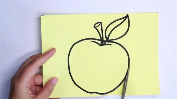 苹果剪纸步骤图解