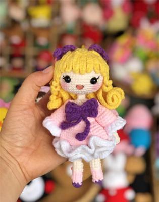 毛线手工编织娃娃，超可爱的毛线编织布娃娃