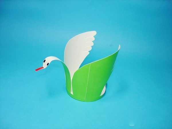 幼儿园玩教具制作：纸杯小天鹅