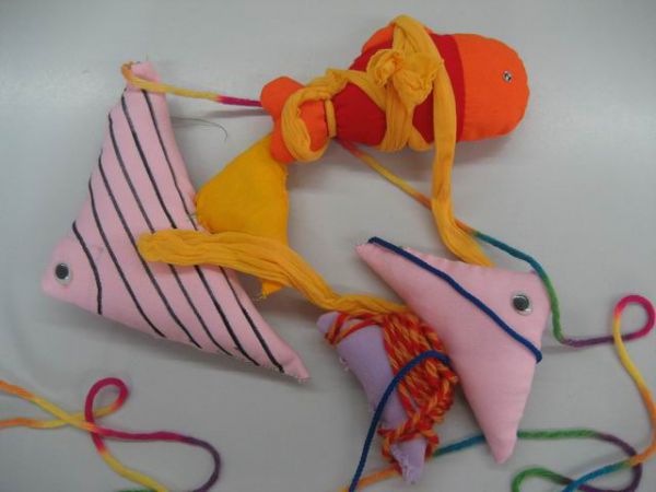 幼儿园玩教具制作：布艺——小鱼